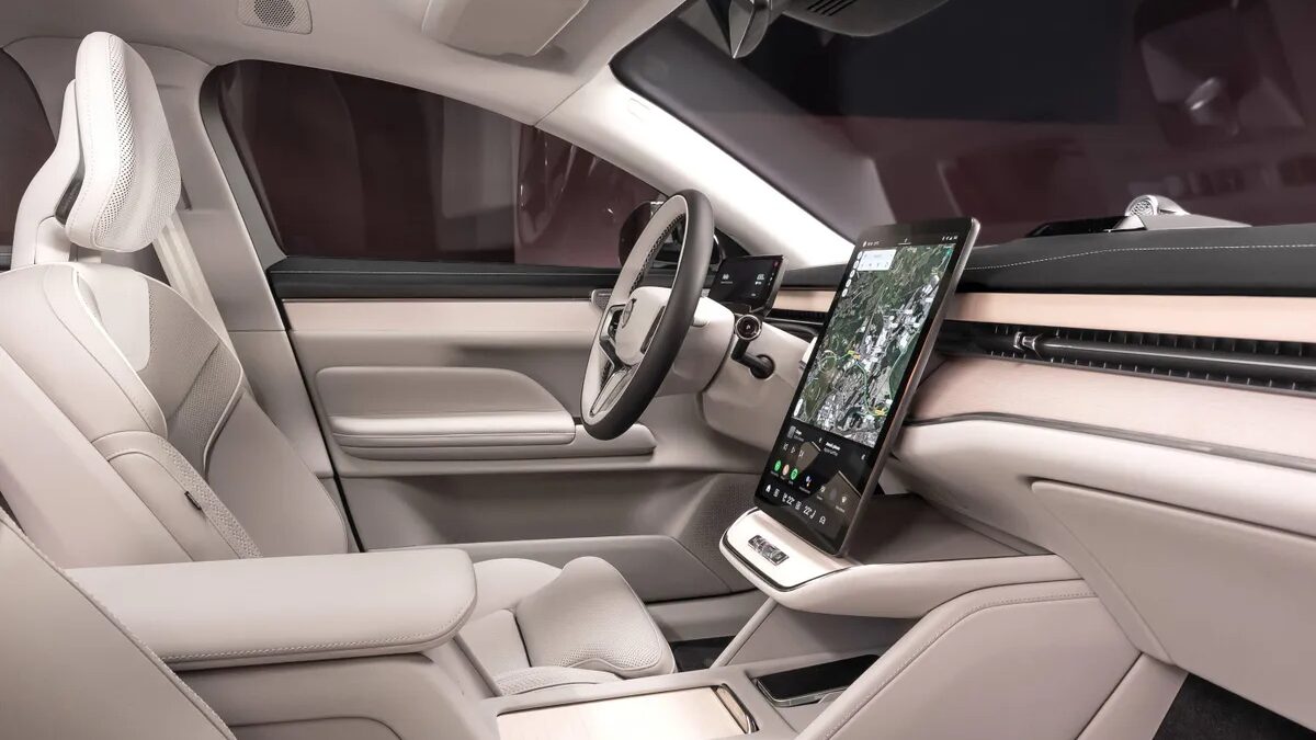 342419 volvo es90 interior.jpg