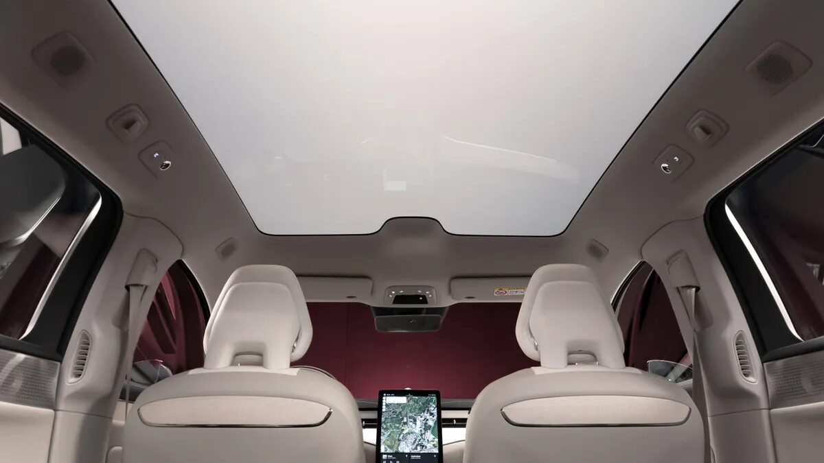 342421 volvo es90 interior.jpg