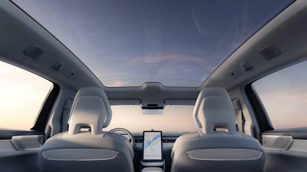 342426 volvo es90 interior.jpg