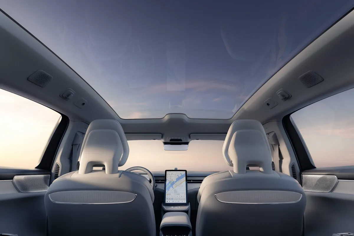 Volvo представила ES90 2026: электрический седан с амбициями кроссовера 35 342426 volvo es90 interior.jpg