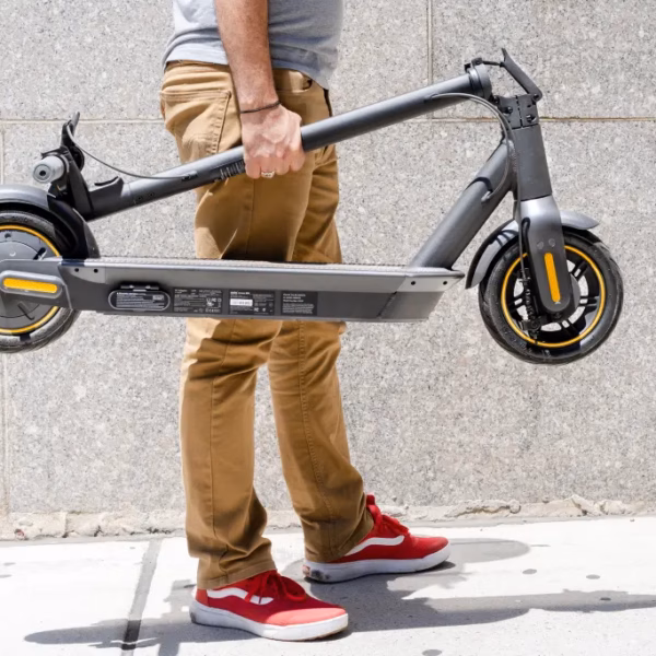 electricscooter 2048px 1419.jpeg