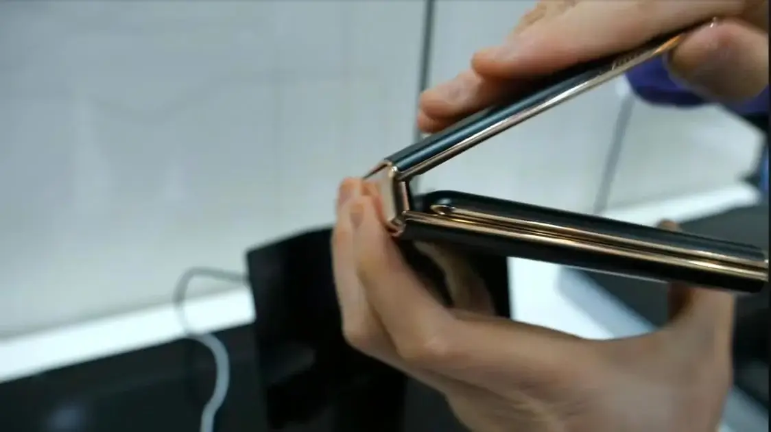 MWC 2025: Все складные концепты Samsung, представленные на конгрессе 16 Samsung Galaxy Flex G