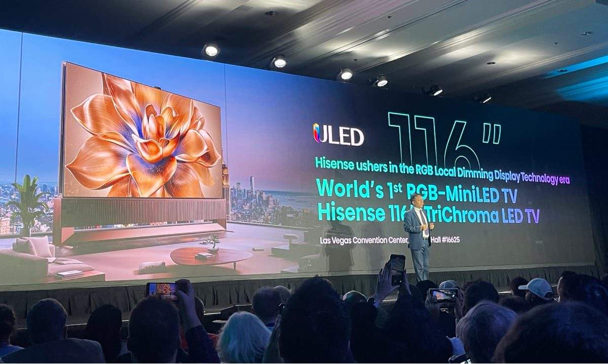 Hisense представила 116-дюймовый MiniLED-телевизор с яркостью 10 000 нит 3 The Hisense 116UX RGB-MiniLED TV