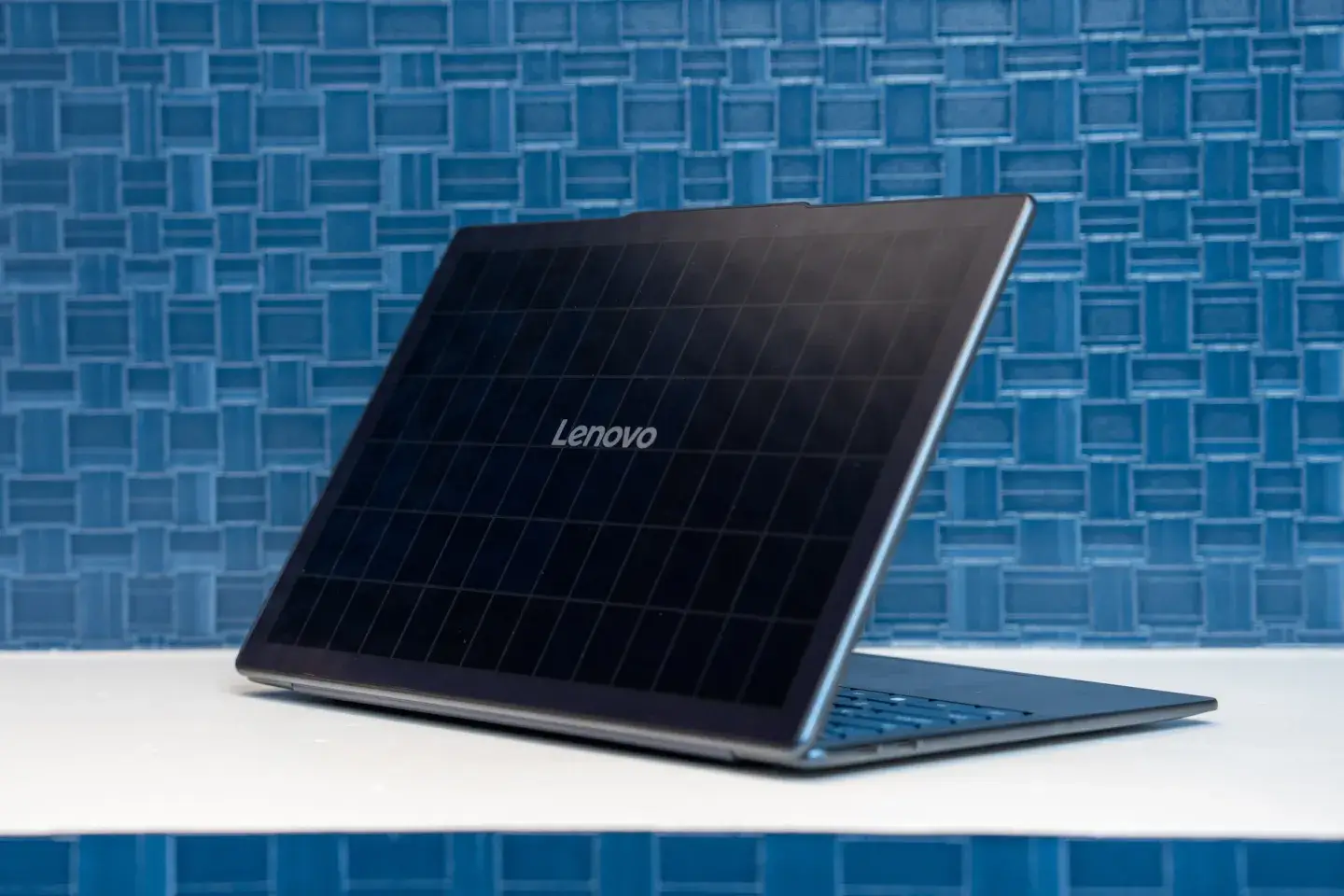 Лучшие новинки, которые мы увидели на MWC 2025 20 lenovo solar1.jpg 2