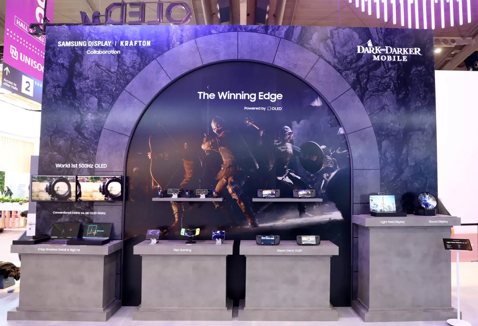 MWC 2025: Samsung представила концепт портативной консоли с гибким OLED-дисплеем 3 samsung display booth at mwc 2025 1536x1049 1