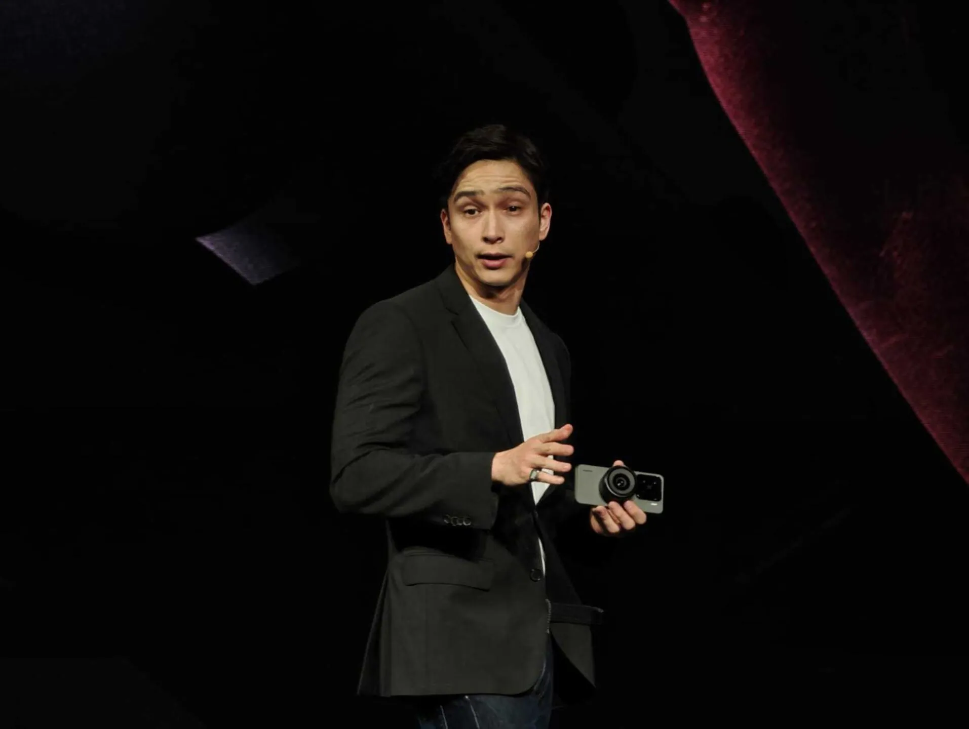 MWC 2025: Xiaomi показала концепт модульного смартфона для фотографов 3 Xiaomi