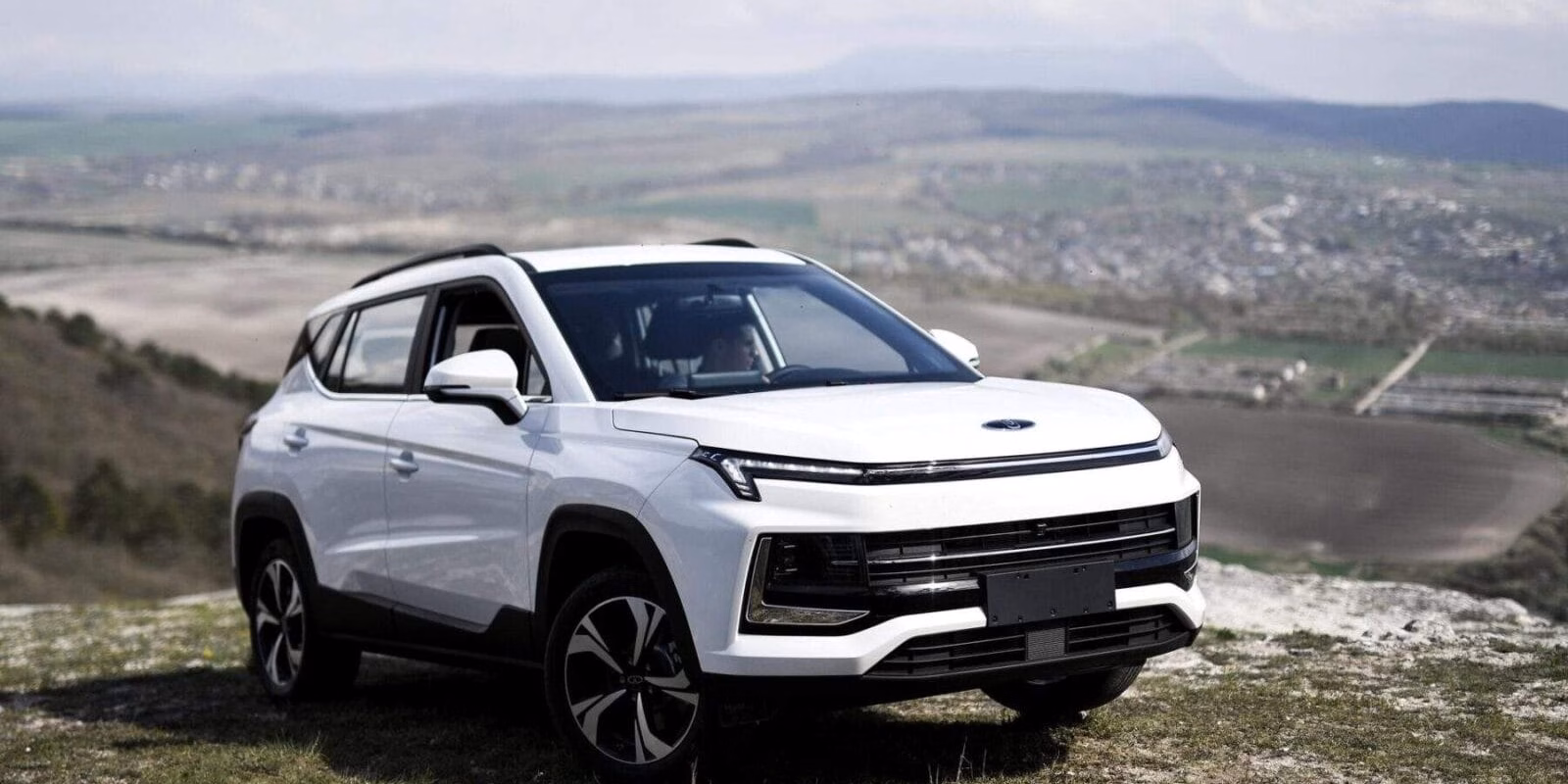 Пока АвтоВАЗ подсчитывает убытки, «Москвич» сохраняет уверенные позиции 2 1866449028 171 0 2902 2048 1920x0 80 0 0 5905a097243a570e671f58107d08518e