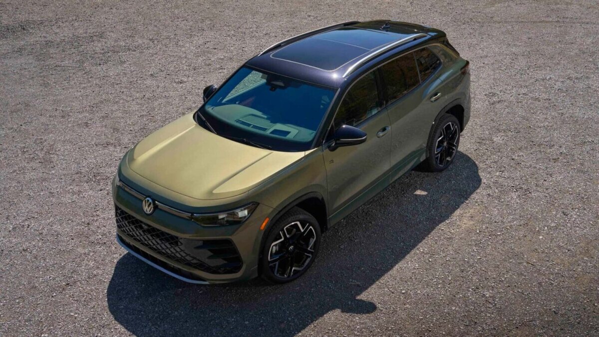2026 volkswagen tiguan sel r line exterior 4