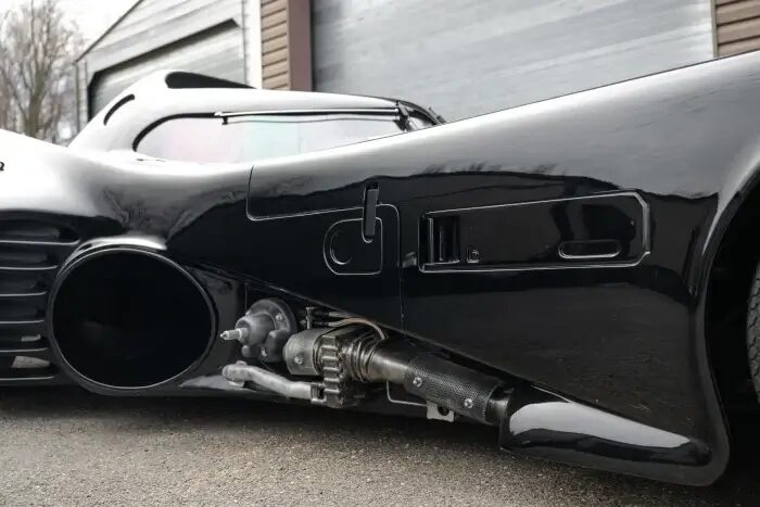 В США продают реплику Бэтмобиля из фильмов Тима Бёртона 16 klassicheskij bjetmobil pustjat s molotka v ssha 08