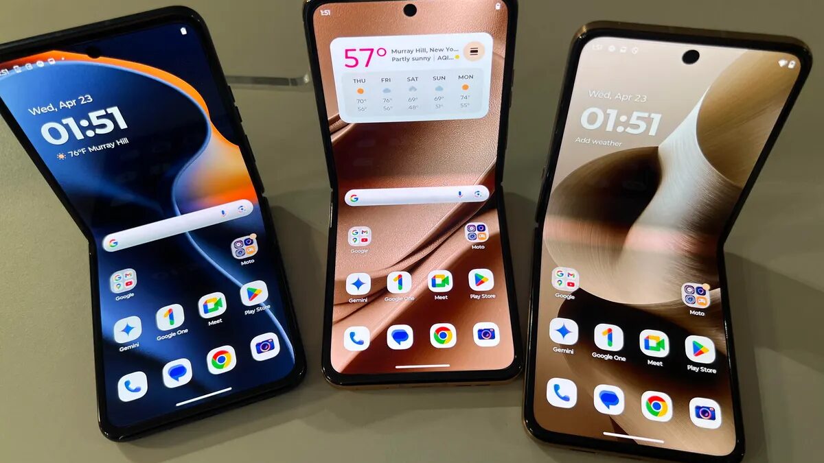 motorola razr 2025 lineup half folded.jpg