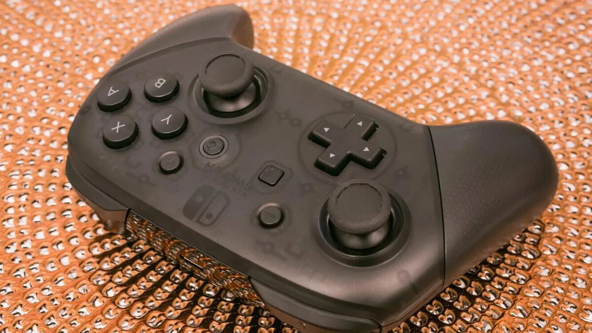 nintendo switch pro controller.jpg