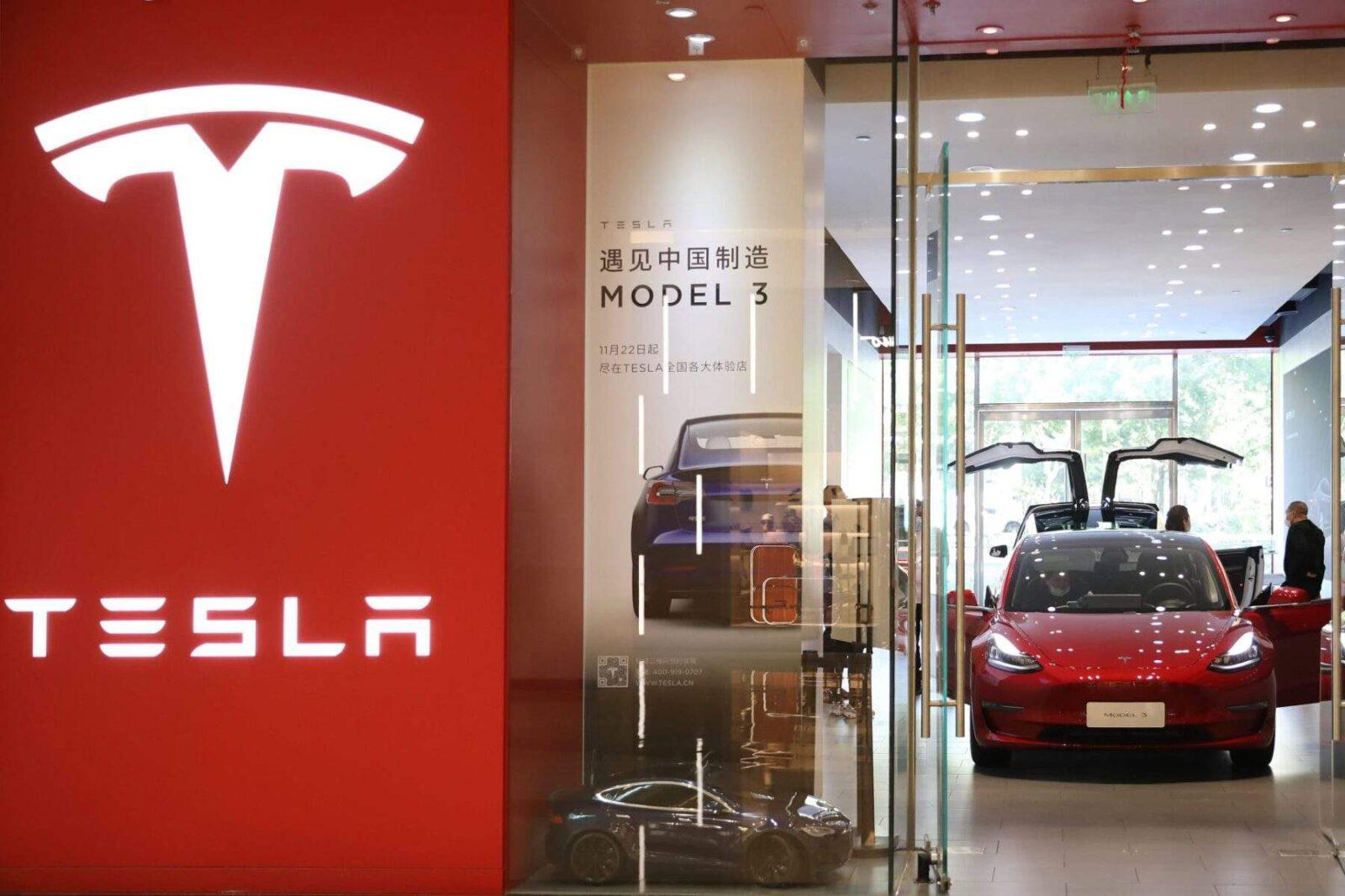 Tesla приостанавливает заказы на Model S и X в Китае из-за торговой войны 5 tesla showroom in beijing 885077 885077 885077 885077 885077 885077 885077 885077 885077 885077 885077 885077