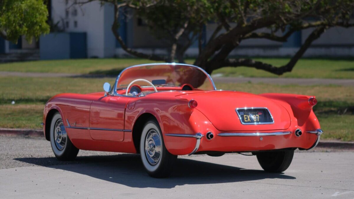 На аукцион выставлен Corvette C1, с которого началась эра V8 5 1955 chevrolet corvette 250420 ex87 006 23953 896071