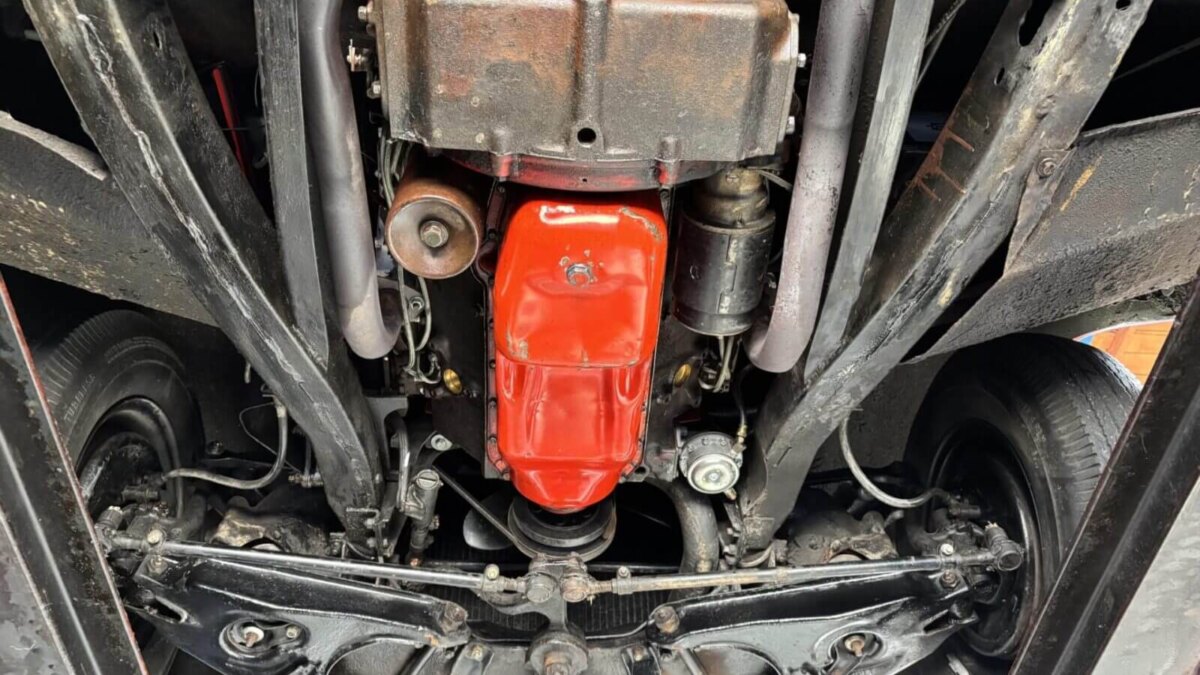 На аукцион выставлен Corvette C1, с которого началась эра V8 7 1955 chevrolet corvette img 2007 24619 scaled 896069