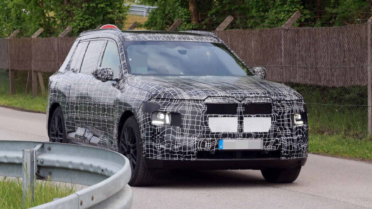 2027 bmw x7 g67 04