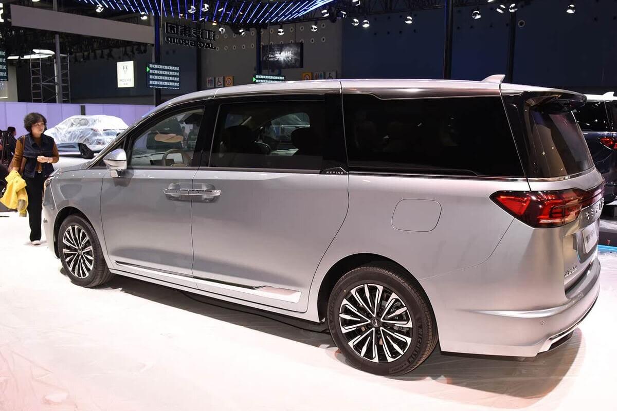 JAC привезёт в Россию бизнес-вэн уровня Toyota Alphard 7 4343734