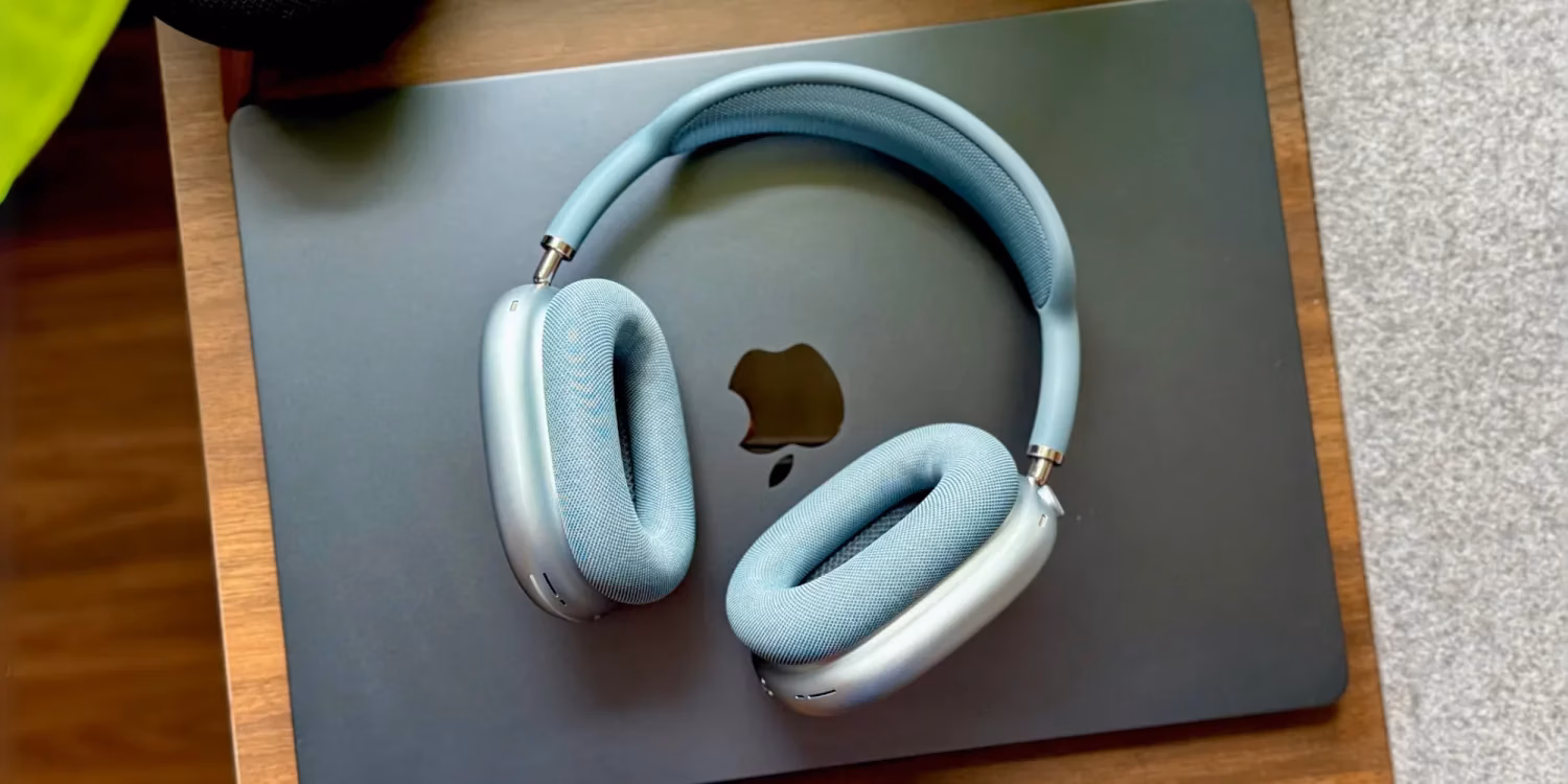 Apple выпустила обновление для AirPods Max 1 airpods max usbc blue.jpg