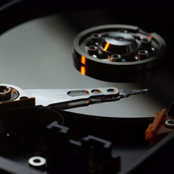 apple logins with plain text passwords found in massive database of 184m records.jpg