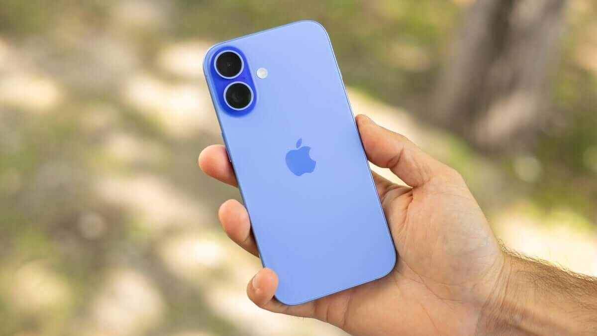 apple motorola nothing and google are the standouts of indias latest smartphone market report.webp