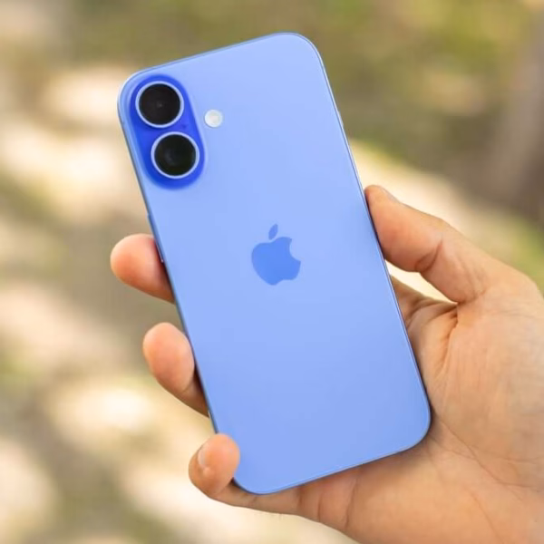 apple motorola nothing and google are the standouts of indias latest smartphone market report.webp