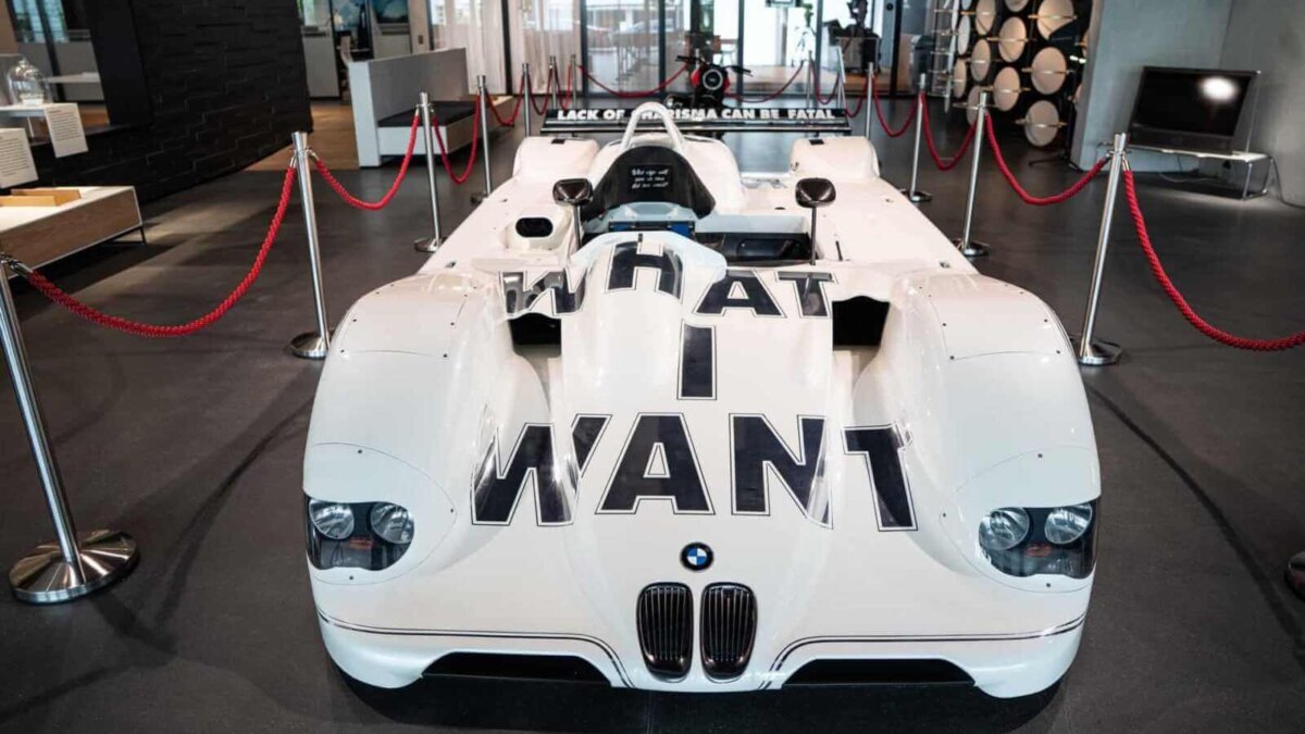 bmw switzerland 50 years art cars 04