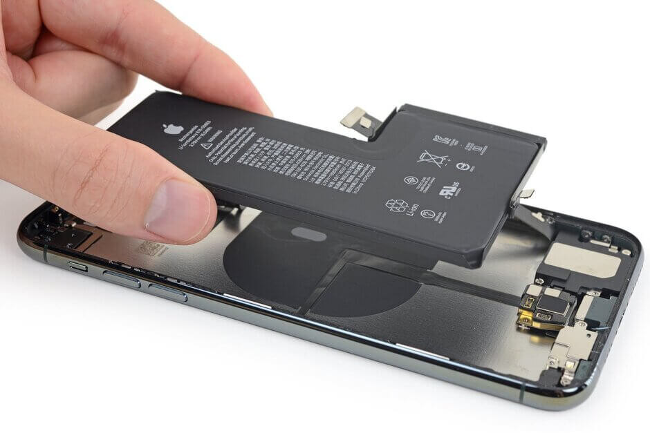 Почему у флагманов Apple и Samsung до сих пор слабые аккумуляторы 6 how did apple fit the record iphone 11 pro max battery the thicc and 3d thin