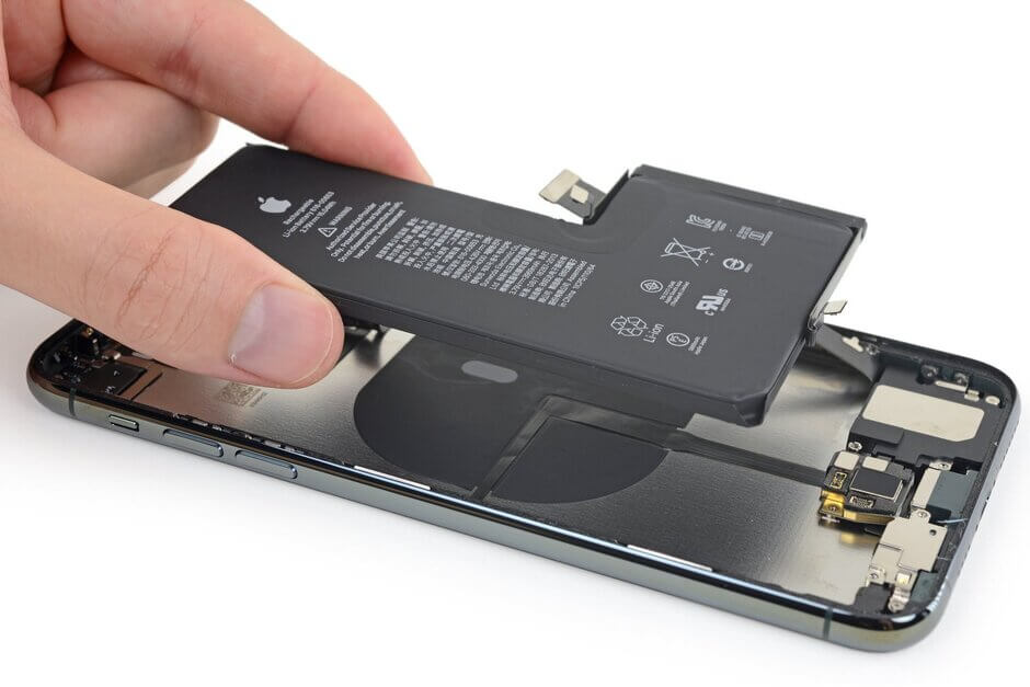 Почему у флагманов Apple и Samsung до сих пор слабые аккумуляторы 6 how did apple fit the record iphone 11 pro max battery the thicc and 3d thin