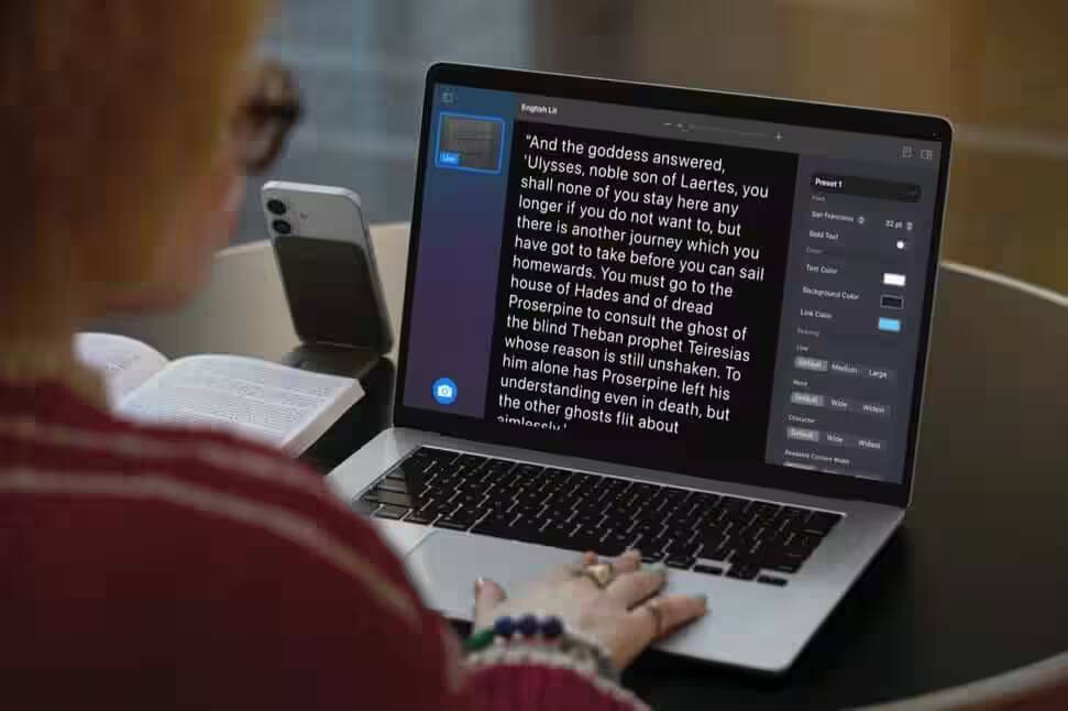Экран MacBook с настройками доступности для текста
