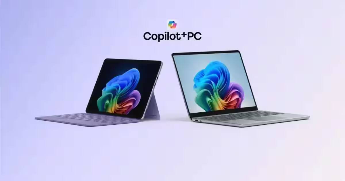 Два ноутбука Surface Laptop 13 и Surface Pro 12 с дисплеями и клавиатурами в боковых ракурсах на белом фоне