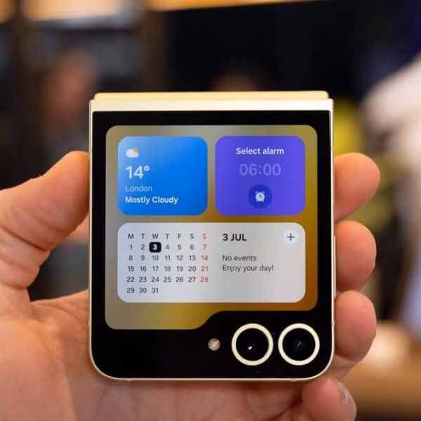 the samsung galaxy z flip 7s display rumors just got more real with this latest leak.webp