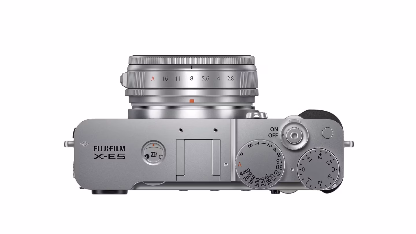 Fujifilm представила X-E5 с 40 Мп сенсором и ретро-дисплеем 14 16949961 image pt10 x e5 top xf23f2 8 silver rect.jpg edited