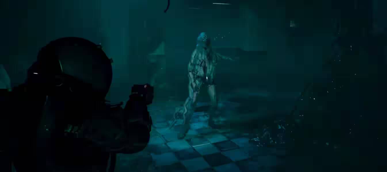 Игровой персонаж с оружием в темном помещении Xbox Showcase 2025