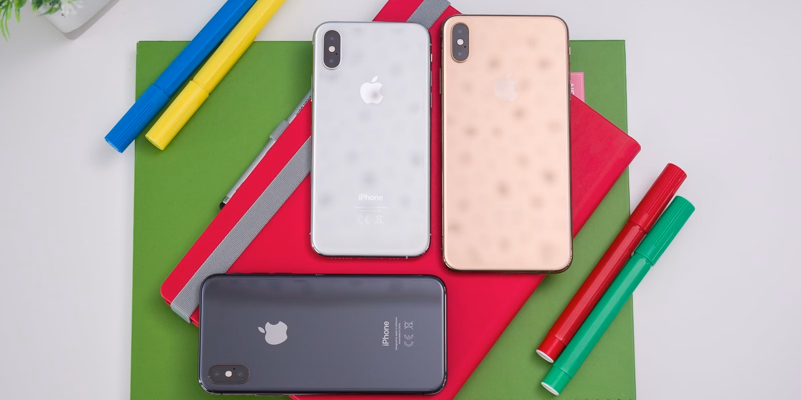 iPhone XS стал "винтажным": Apple официально завершила эру iPhone X 2 iPhone XS