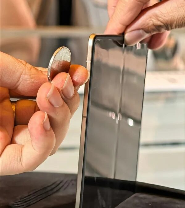 Honor представила дизайн складного Magic V5 в защитном чехле 10 honor magic v5 showcased in a protective shell