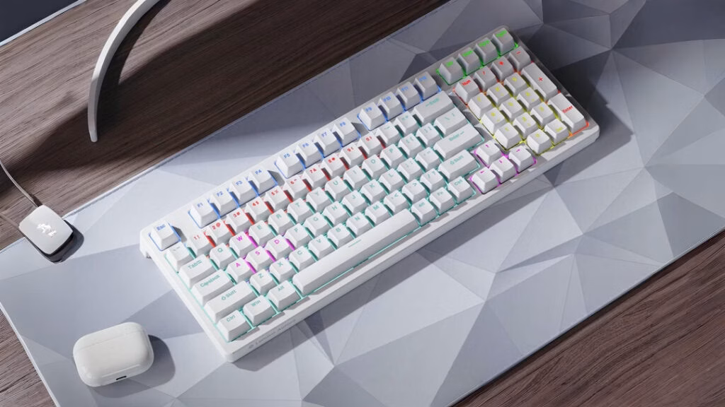Lenovo представила механическую клавиатуру Aurora GK10 2 img 5344