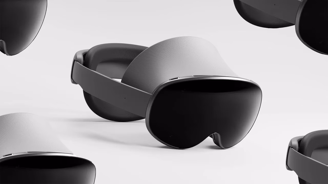 Samsung показала дисплеи для XR и будущих смартфонов на AWE 2025 2 Samsung XR headset