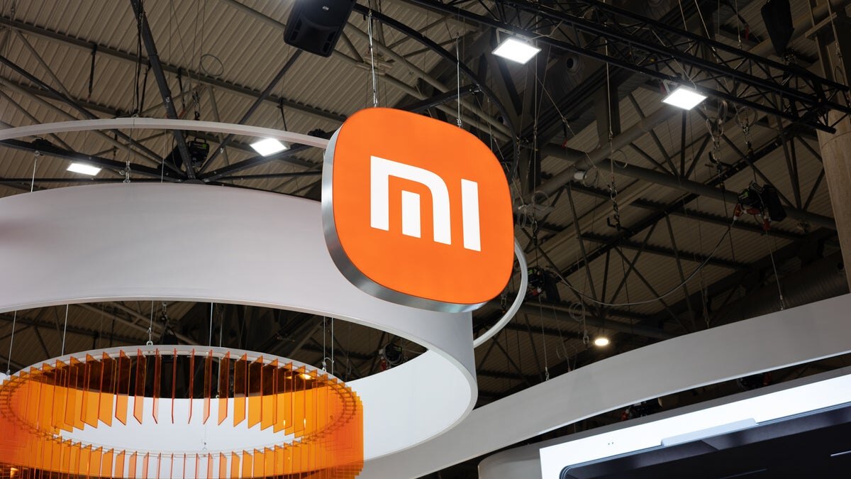 samsung galaxy z flip 7s main competitor is set to arrive this month.webp