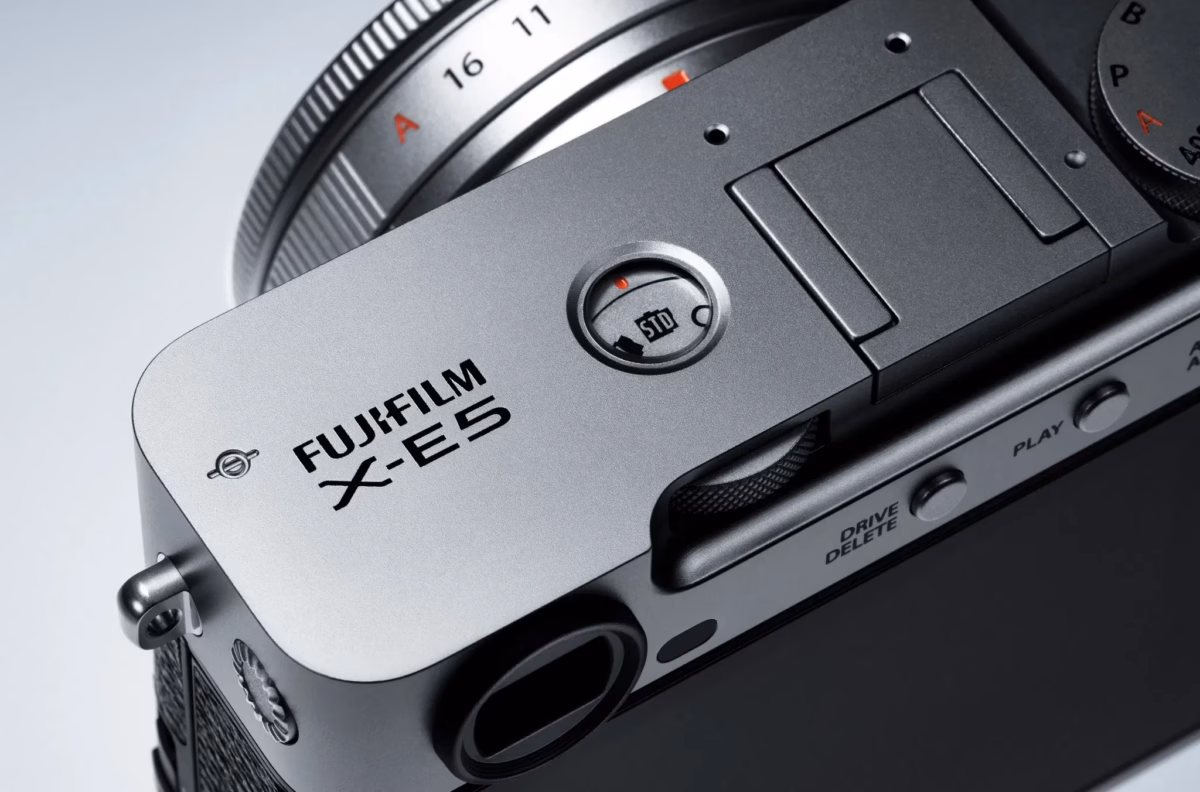 Fujifilm представила X-E5 с 40 Мп сенсором и ретро-дисплеем 13 x e5 film simulation dial 0ed1fdf8 3002 40b0 ba76 ded161d2feee 2