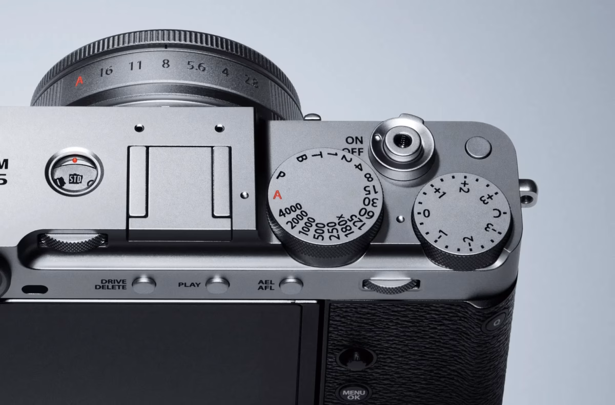 Fujifilm представила X-E5 с 40 Мп сенсором и ретро-дисплеем 12 x e5 top plate f8f35542 3e8c 49cc 97cb c96185f7ca47