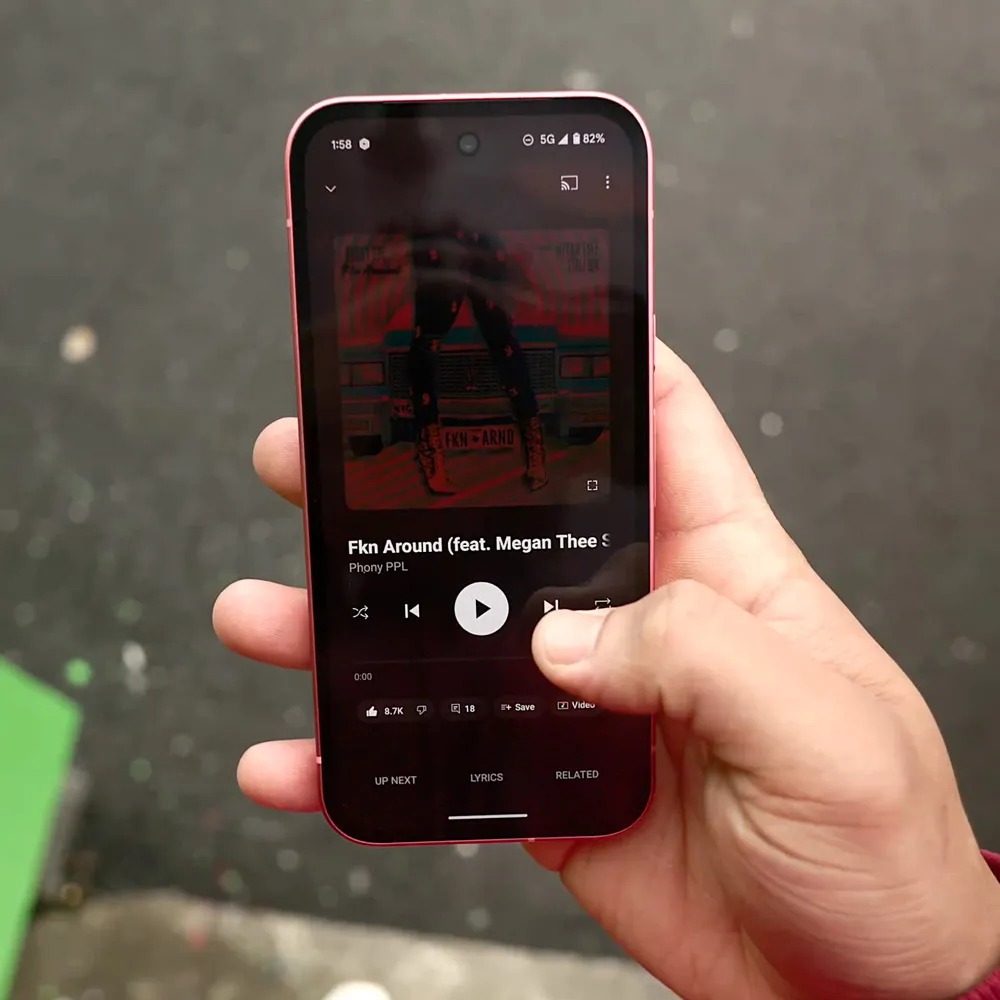 YouTube Music продолжает обновлять интерфейс экрана воспроизведения 4 youtube music on pixel 9a.jpg