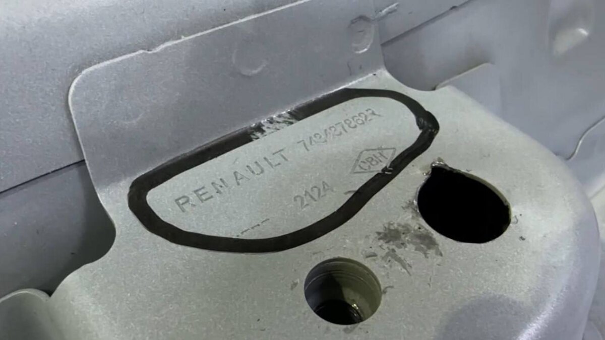 АвтоВАЗ объяснил логотипы Renault на деталях новой Lada Iskra 4 4363166