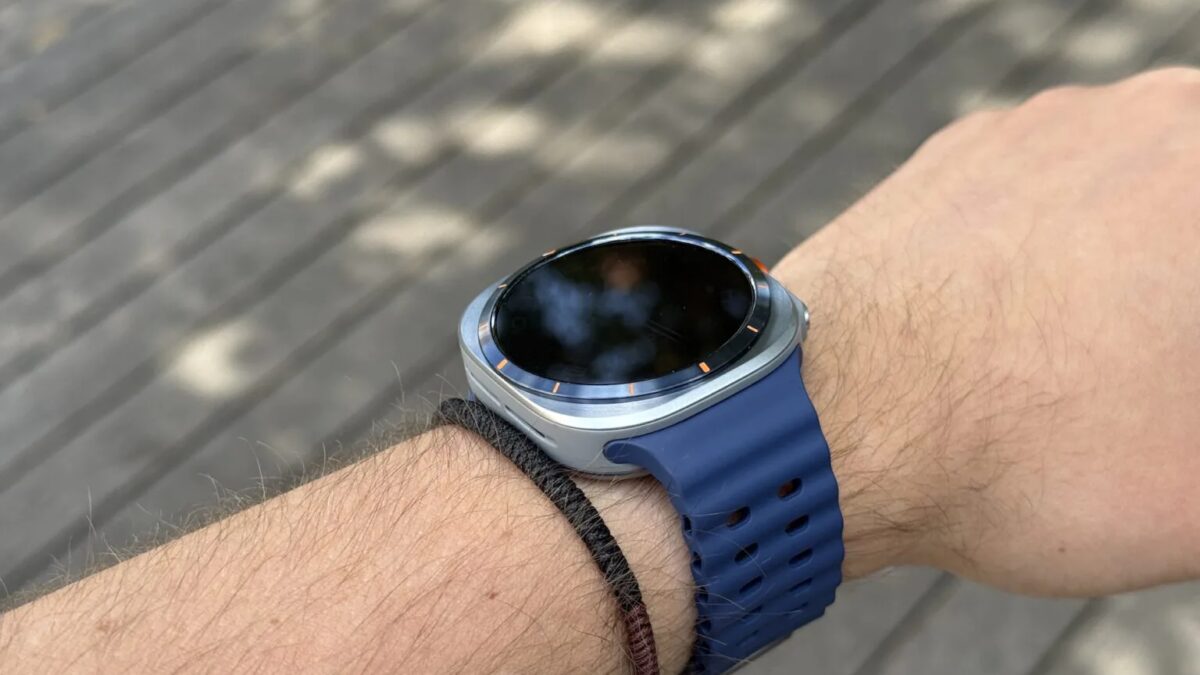 galaxy watch ultra 2025 3 1536x1152.jpg
