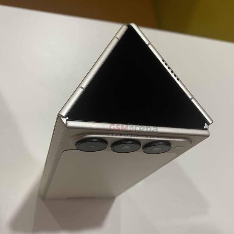 Задняя панель Lava Bold 2 с двумя камерами и матовым покрытием