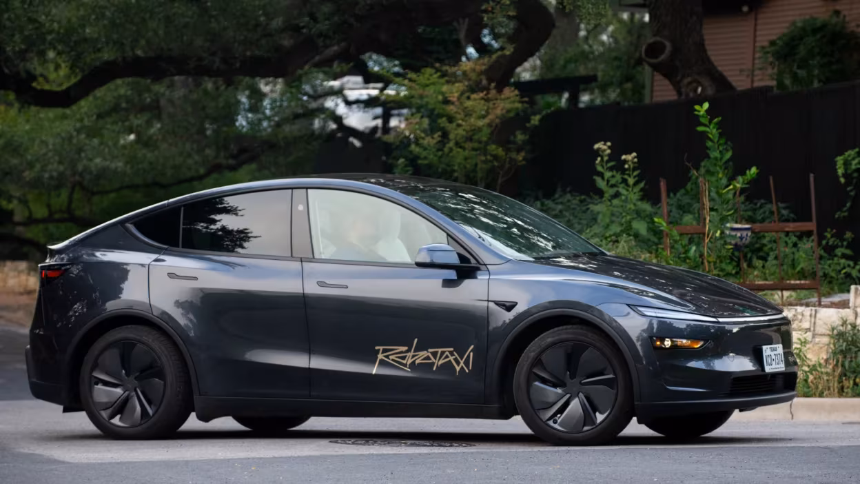 Tesla рассчитывает запустить Robotaxi для половины населения США до конца 2025 года 1 hero image 24