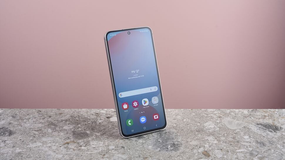 Новые подробности о Samsung Galaxy S25 FE: экран LTPO и улучшенная батарея 3 img 7787