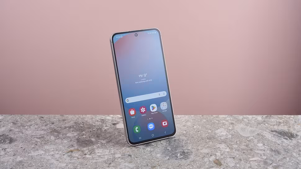 Новые подробности о Samsung Galaxy S25 FE: экран LTPO и улучшенная батарея 3 img 7787