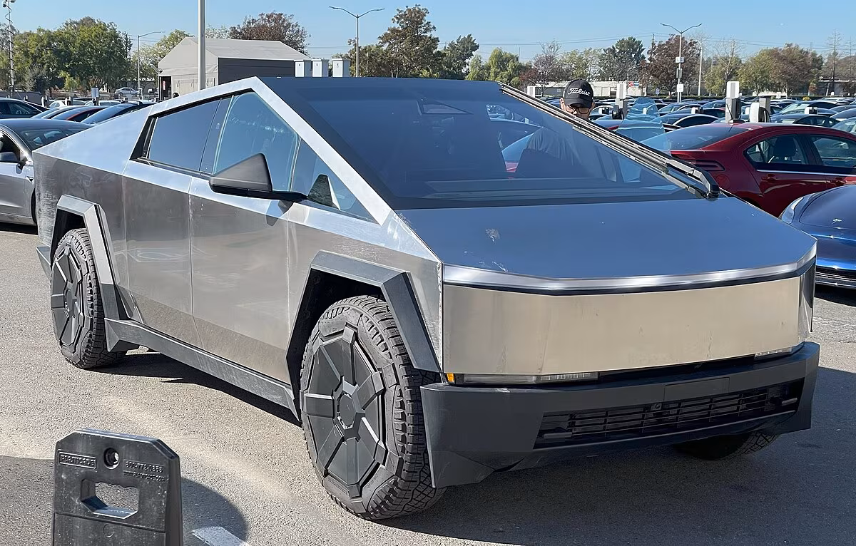 Tesla пытается спасти Cybertruck 2 img 8265