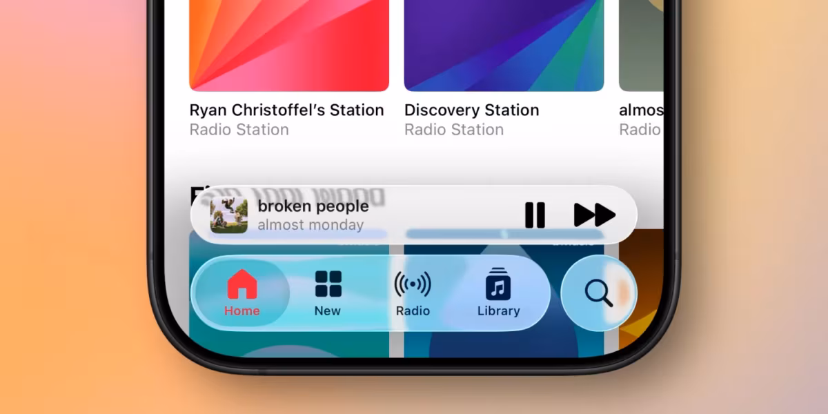 Apple вернула «жидкое стекло» в дизайн iOS 26 beta 4 5 music liquid glass beta 4.jpg