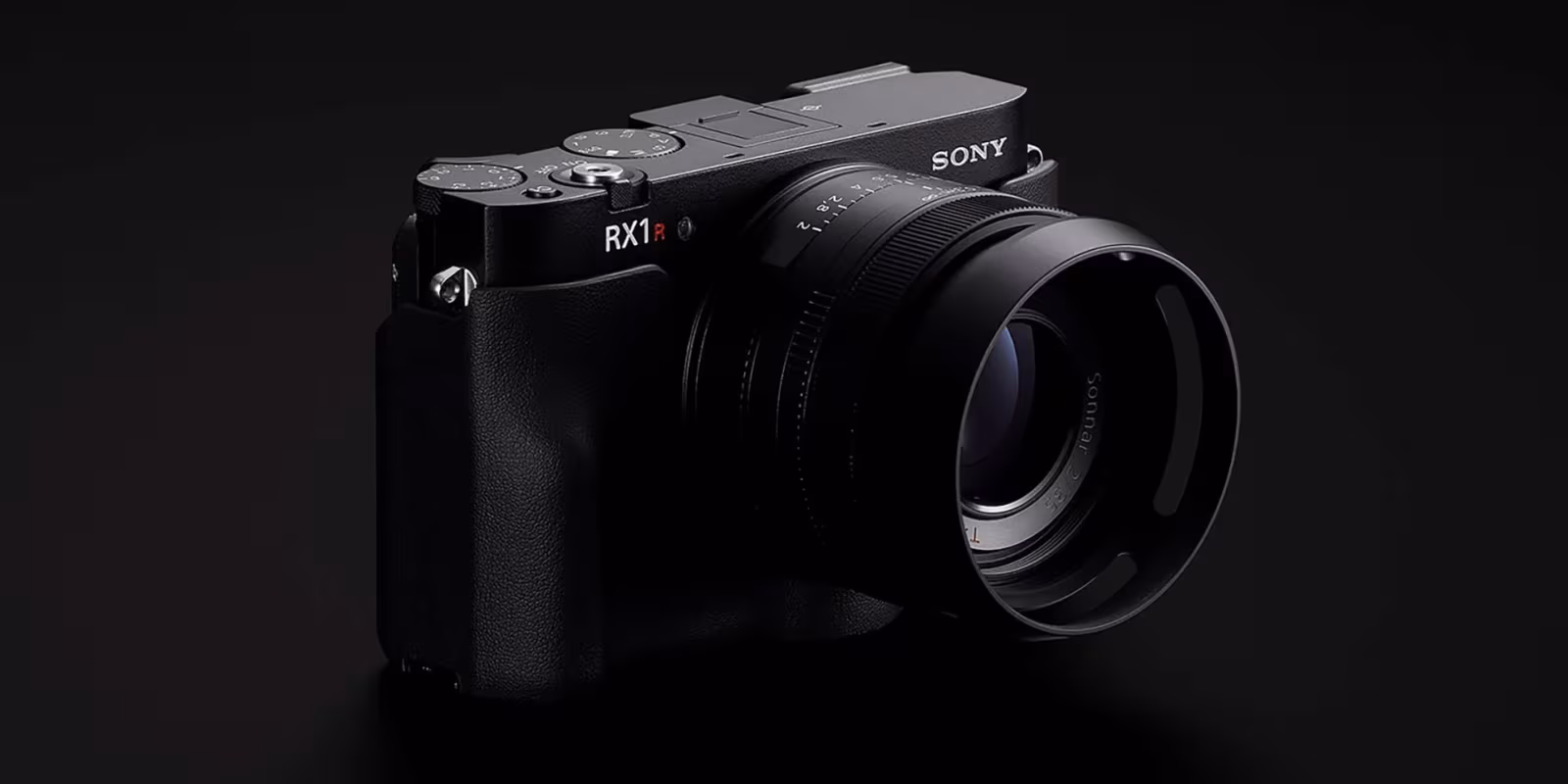 Sony представила компактную полнокадровую камеру RX1R III с сенсором на 61 МП 4 Sony RX1R III