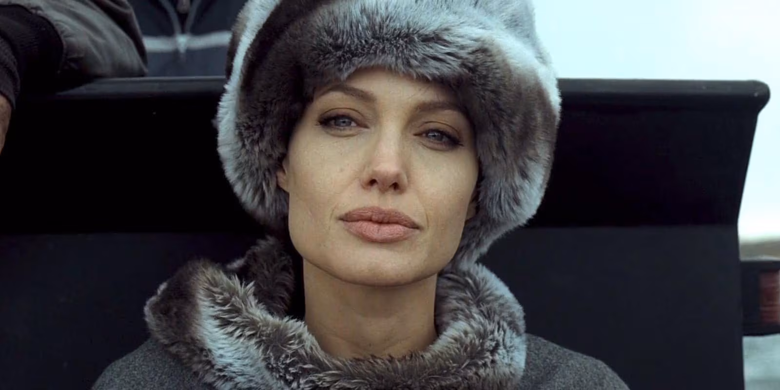 Топ-5 самых горячих шпионок из кино, игр и сериалов 6 01 salt 665e12031d658